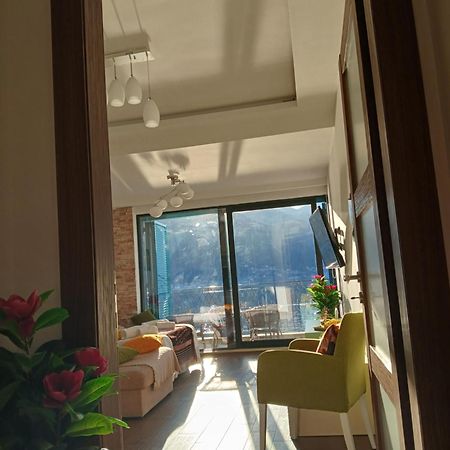 Apartment Funny Котор Екстер'єр фото